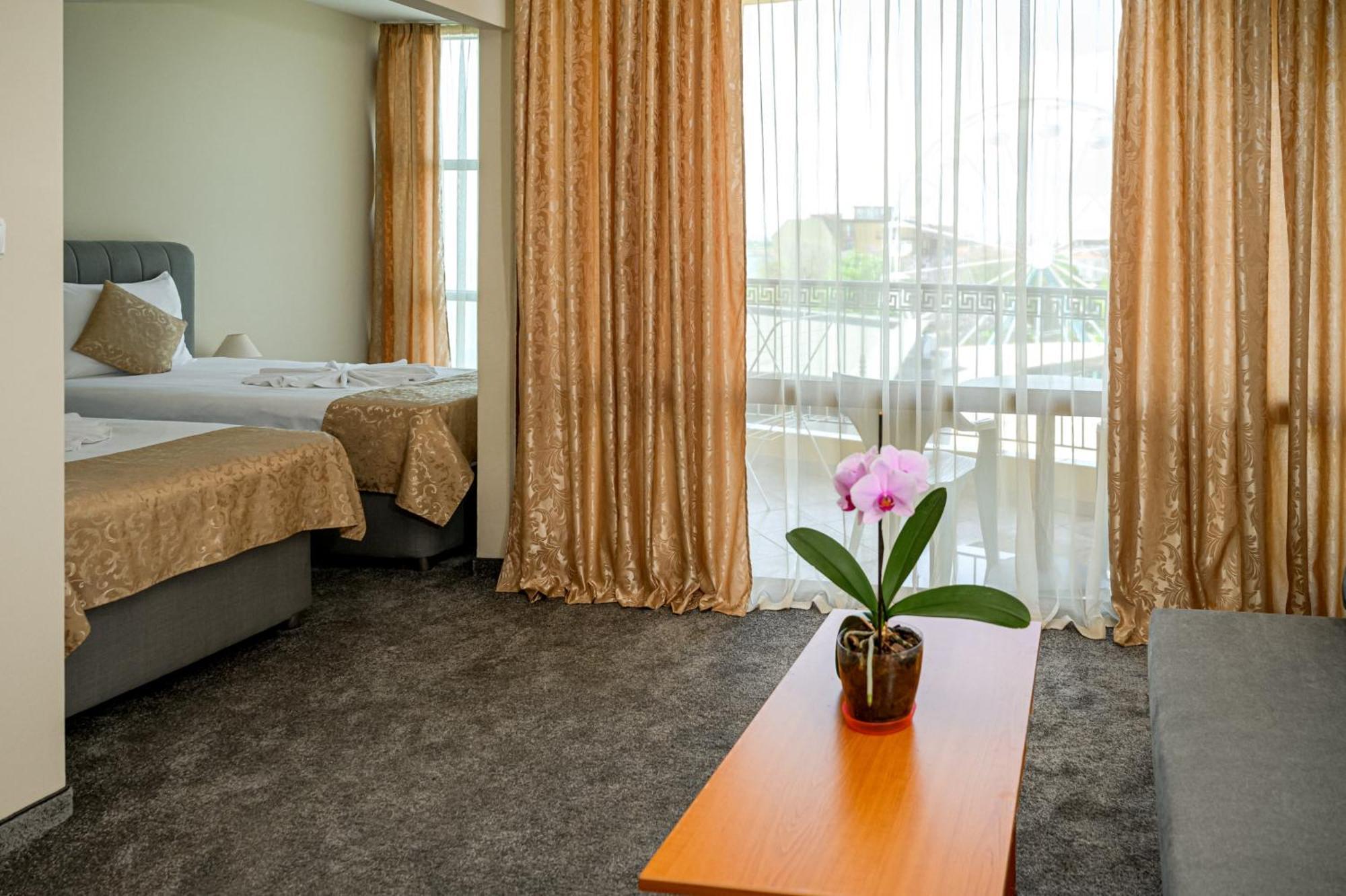 Paradise Hotel & Relax Center Pomorie Luaran gambar